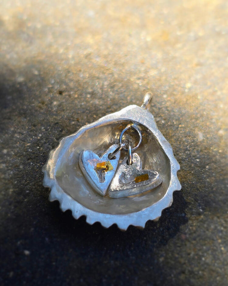 Shell with a Secret | Lithos